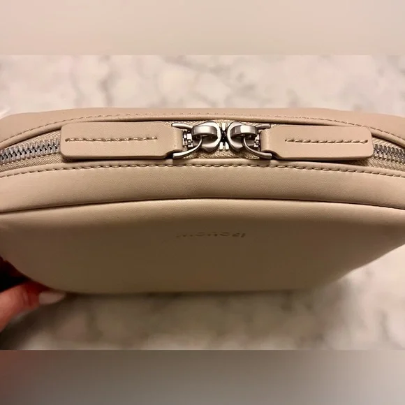 MONOS Metro Beige Attachable Accessory Bag - Picture 2 of 8